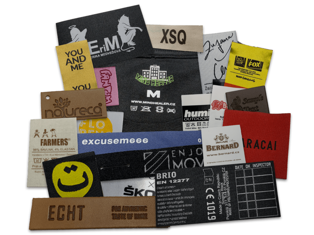 Branding textilu pomocí vlastních tištěných či tkaných labelů